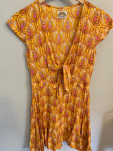 Load image into Gallery viewer, Nine lives Bazzar dress vintage