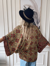 Load image into Gallery viewer, Festival Kimono 𝚕𝚒𝚖𝚒𝚝𝚎𝚍 𝚎𝚍𝚒𝚝𝚒𝚘𝚗