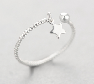 Adjustable silver Dangling Star ring