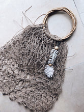 Load image into Gallery viewer, Seashell bag charm/ keychain