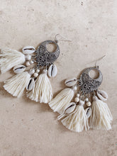 Load image into Gallery viewer, Boho Vibes earrings