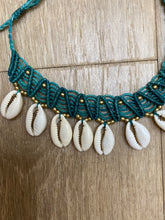 Load image into Gallery viewer, Macrame cowrie choker