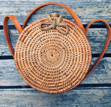 Load image into Gallery viewer, &quot;Diah&quot; Round rattan bag