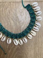 Load image into Gallery viewer, Macrame cowrie choker