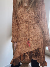 Load image into Gallery viewer, Midi Daisy Jones wrap dress